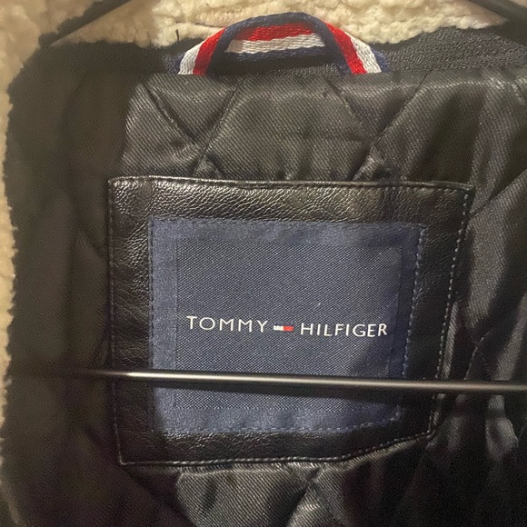 Tommy Hilfiger Men’s Classic Faux Leather Jacket with Removable Sherpa - Picture 8 of 8